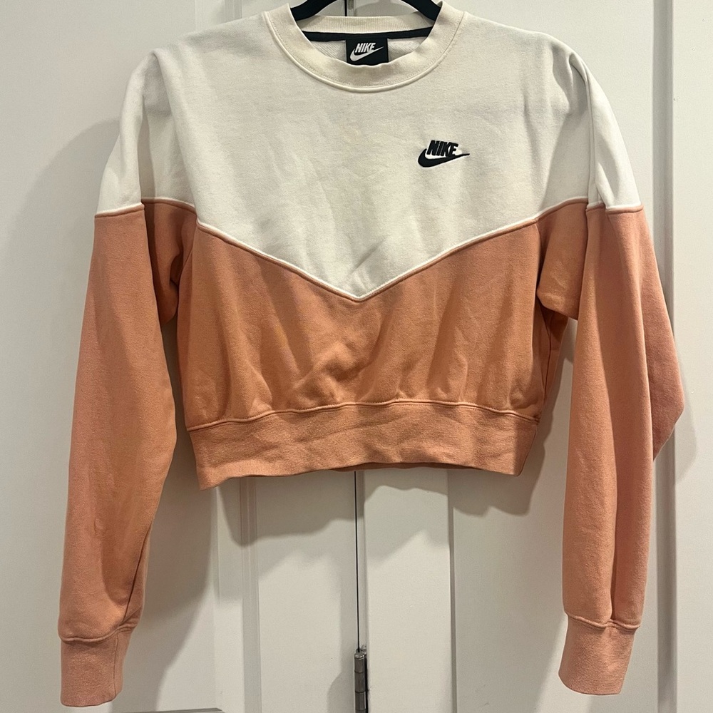 Nike Women's White & Pink Colorblock Cropped Sweatshirt